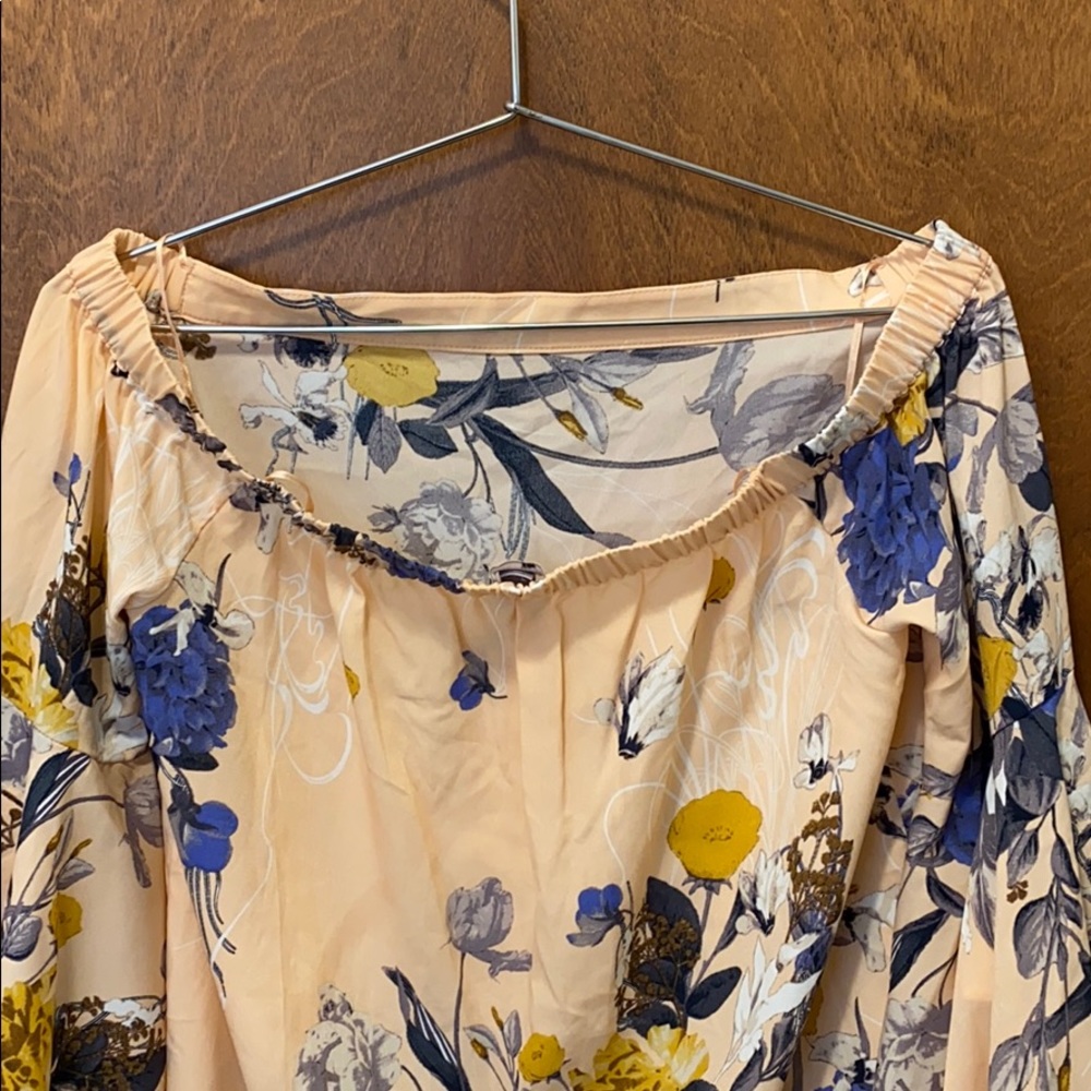 Chelsea 28 off the shoulders bell sleeves blouse - Picture 7 of 7